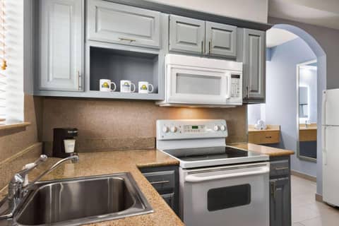 Days Inn & Suites by Wyndham Houston Hobby Airport — photo 4