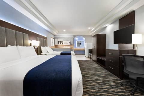 Days Inn & Suites by Wyndham Houston Hobby Airport — photo 6