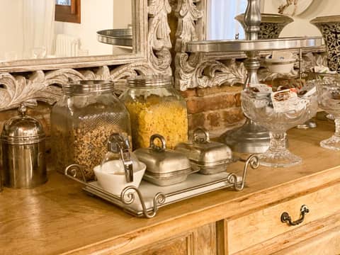 Rigoletto Charm — dining