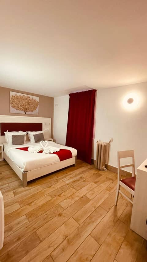 Pavillon Opéra Lafayette — hotel room