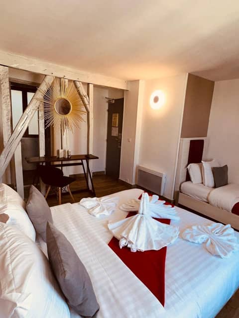 Pavillon Opéra Lafayette — hotel room