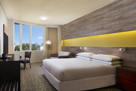 Four Points by Sheraton Perth — hotel room
