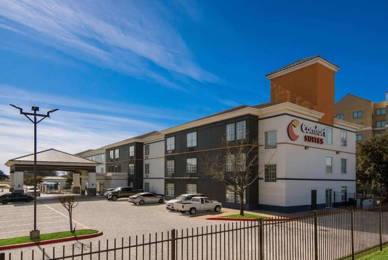 Comfort Suites Fort Worth North Fossil Creek — building