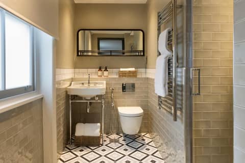 The 55 by Le Mirage — bathroom