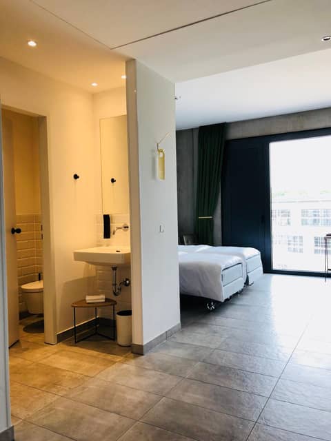 gambino hotel CINCINNATI — hotel room