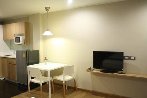 Sereine Sukhumvit 39 — kitchen
