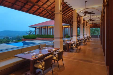 Hilton Goa Resort Candolim — dining