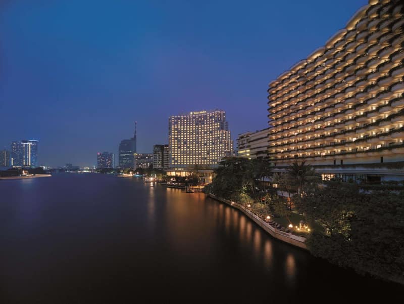 Shangri-La Bangkok — building