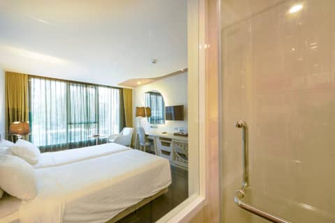 Le Tada Parkview Hotel — hotel room