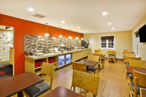 TownePlace Suites Detroit Dearborn — photo 8