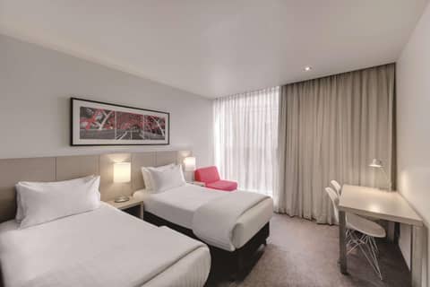Travelodge Hotel Melbourne Docklands — photo 7