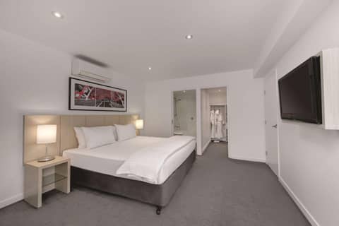Travelodge Hotel Melbourne Docklands — photo 8