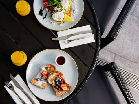 Pullman Brisbane Airport — dining