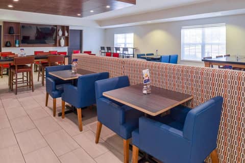 Holiday Inn Express Southfield-Detroit, an IHG Hotel — restaurant