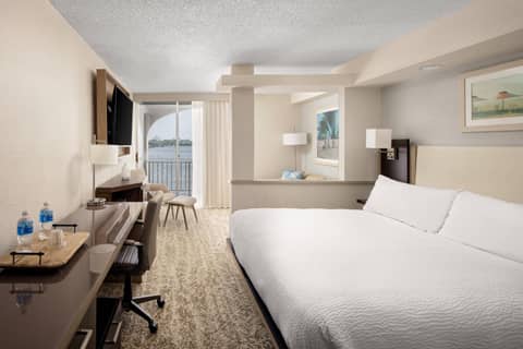 Fairfield Inn and Suites by Marriott Palm Beach — photo 7