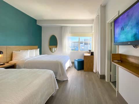 Marseilles Beachfront Hotel — hotel room