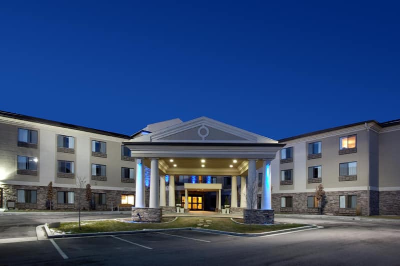 Holiday Inn Express Airport East by IHG — building