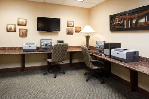 Holiday Inn Express Airport East by IHG — photo 8