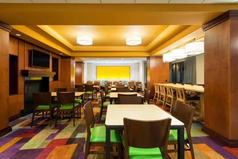 Fairfield Inn & Suites Louisville Downtown — photo 4