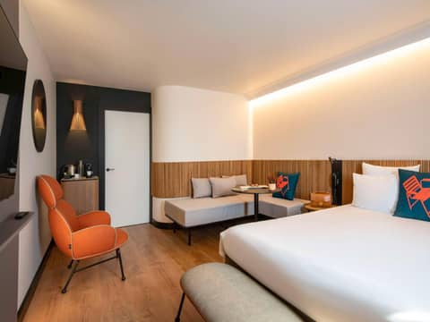 Novotel Nice Arenas Aeroport — hotel room