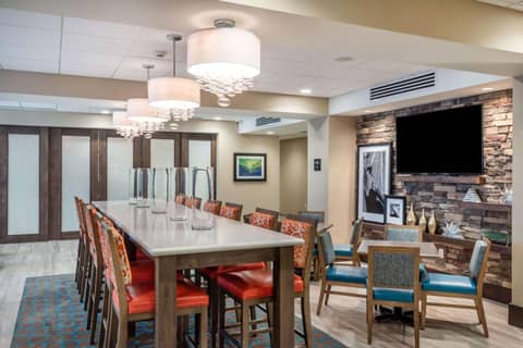 Hampton Inn Baltimore Bayview Campus — photo 3