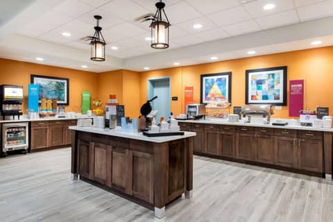 Hampton Inn Baltimore Bayview Campus — photo 6