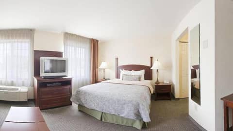 Comfort Inn & Suites Savannah Airport — hotel room