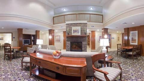 Comfort Inn & Suites Savannah Airport — lounge