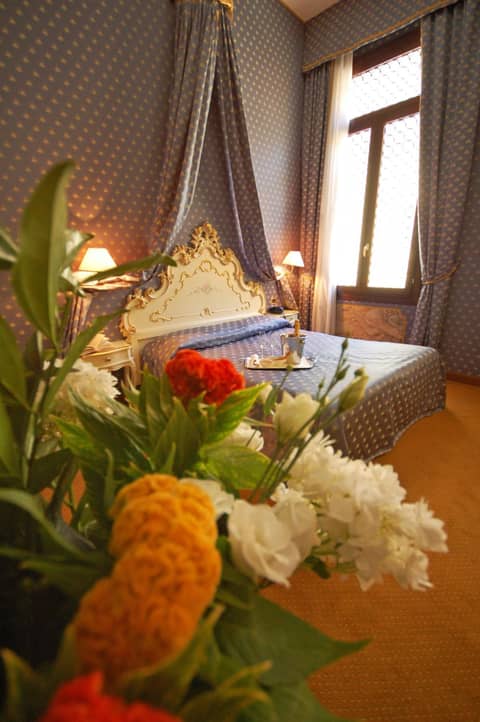 Hotel Torino — hotel room