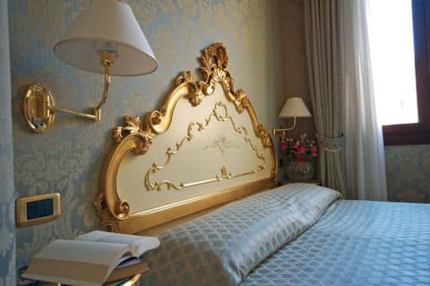 Hotel Torino — hotel room