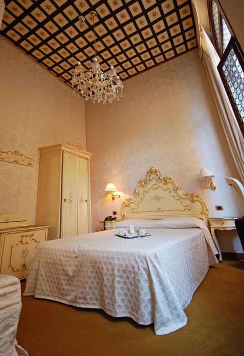 Hotel Torino — hotel room