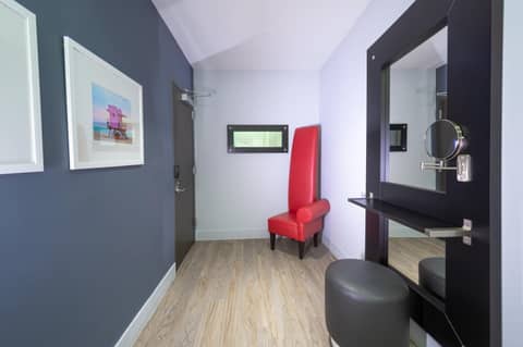 Kent Hotel — hotel room