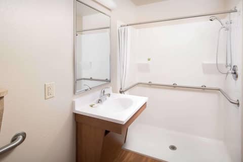 WoodSpring Suites Columbus NE I-270 Airport — photo 3