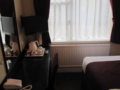 Mabledon Court Hotel — hotel room