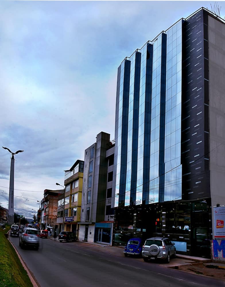 Polo Corporativo San Sebastian — building