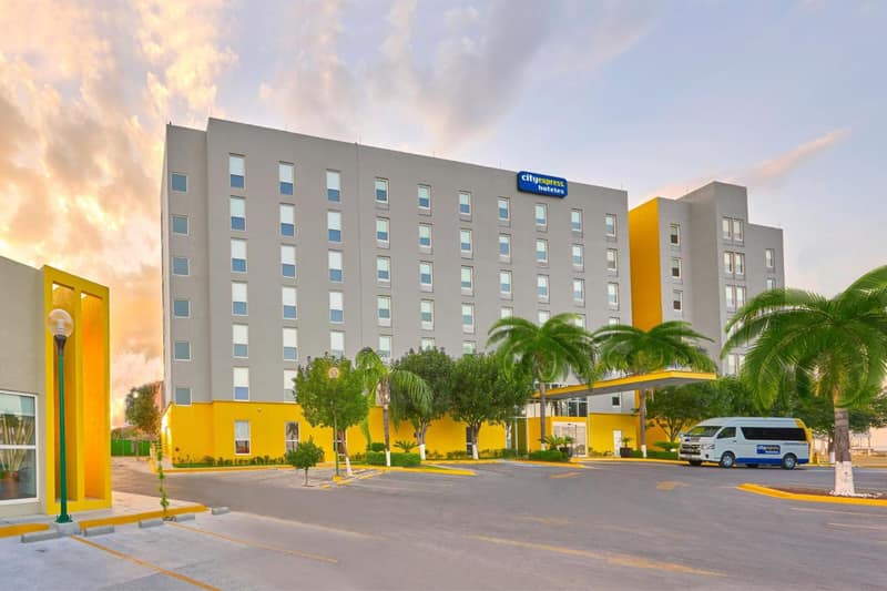 City Express by Marriott Monterrey Aeropuerto — building