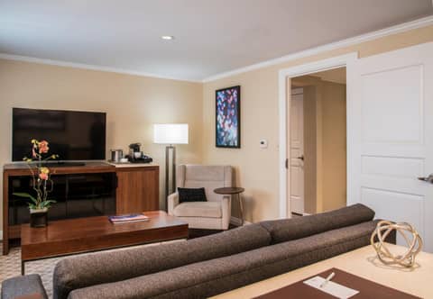 The Warwick Hotel Rittenhouse Square Philadelphia — hotel room