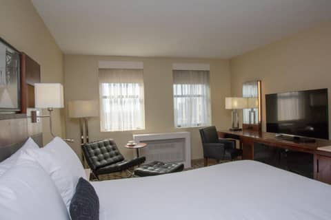 The Warwick Hotel Rittenhouse Square Philadelphia — hotel room