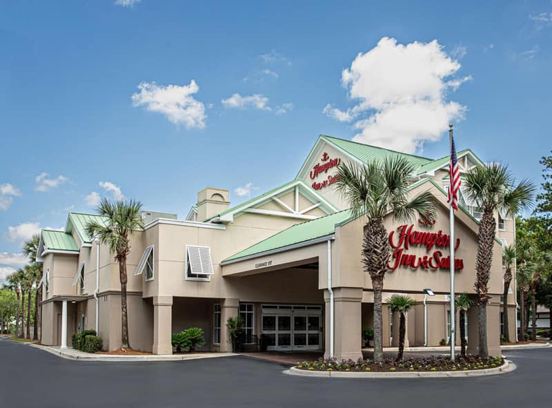 Hampton Inn & Suites Charleston-West Ashley — building