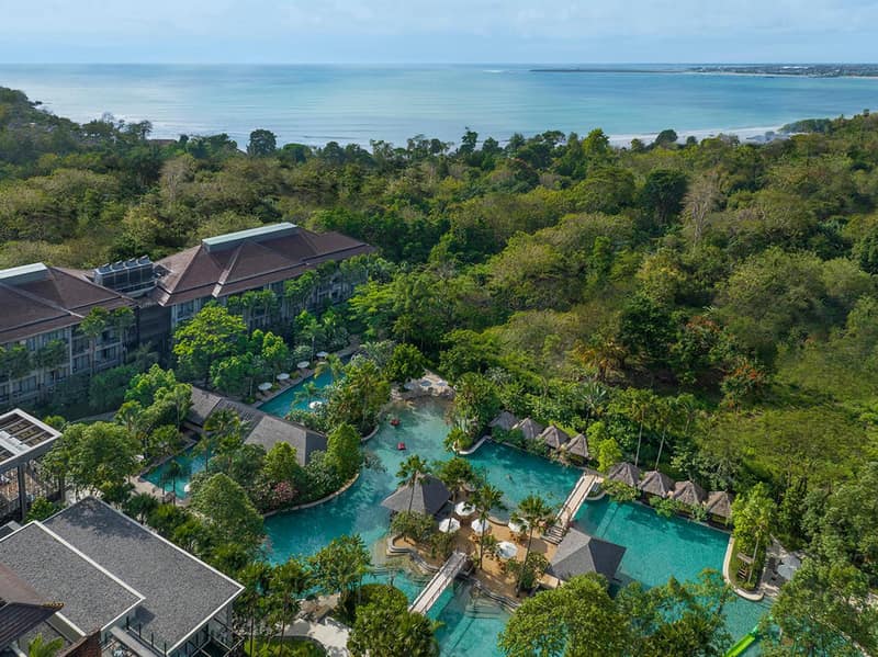Mövenpick Resort & Spa Jimbaran Bali — building