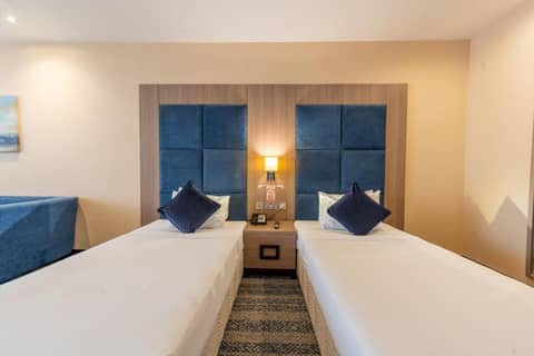 The CASTLE PREMIUM HOTEL — photo 4
