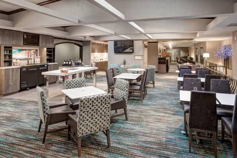 Residence Inn Kansas City Country Club Plaza — dining