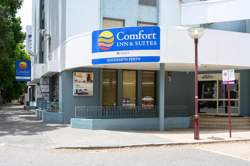 Comfort Inn & Suites Goodearth Perth — building