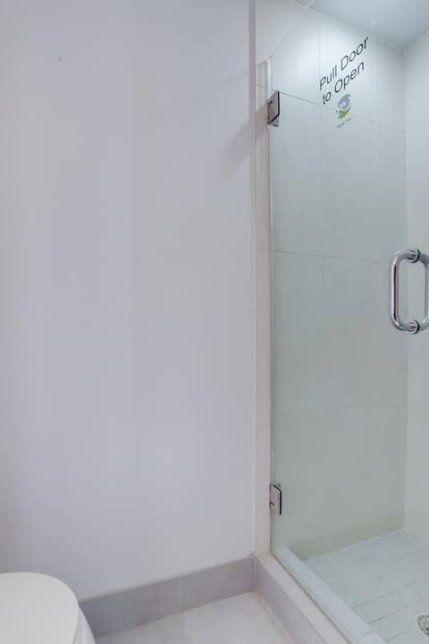 Sojourn at DuPont Place — bathroom