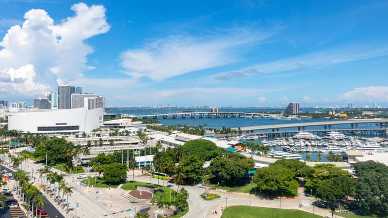 YVE Hotel Miami — building