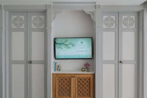 The Inside House — photo 2
