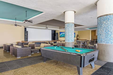 GR Solaris Lighthouse Los Cabos — lounge