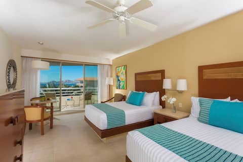 GR Solaris Lighthouse Los Cabos — hotel room