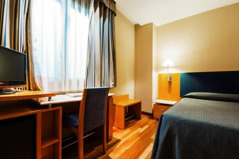Hotel Villacarlos — hotel room