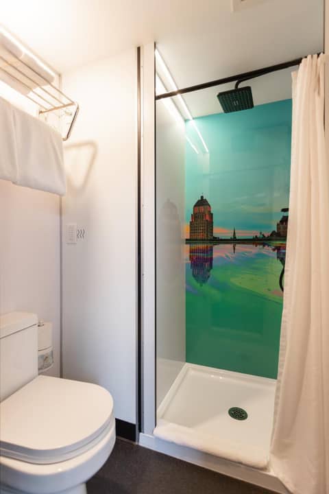Hotel AtypiQ — bathroom